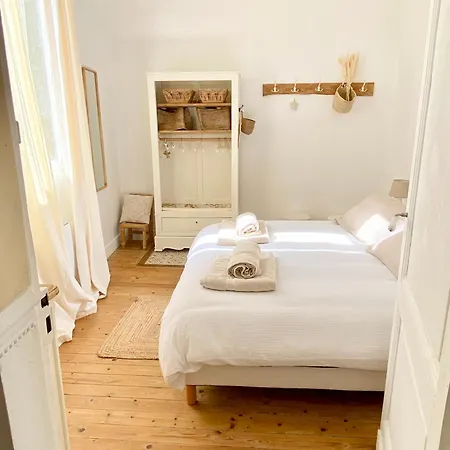 Holiday home Echoppe La Petite Louise 4-6p St Emilion *